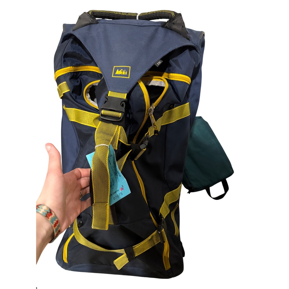 REI Wheeled Rolling Duffel Bag Navy Blue Yellow Large Travel Luggage‎ 36x18